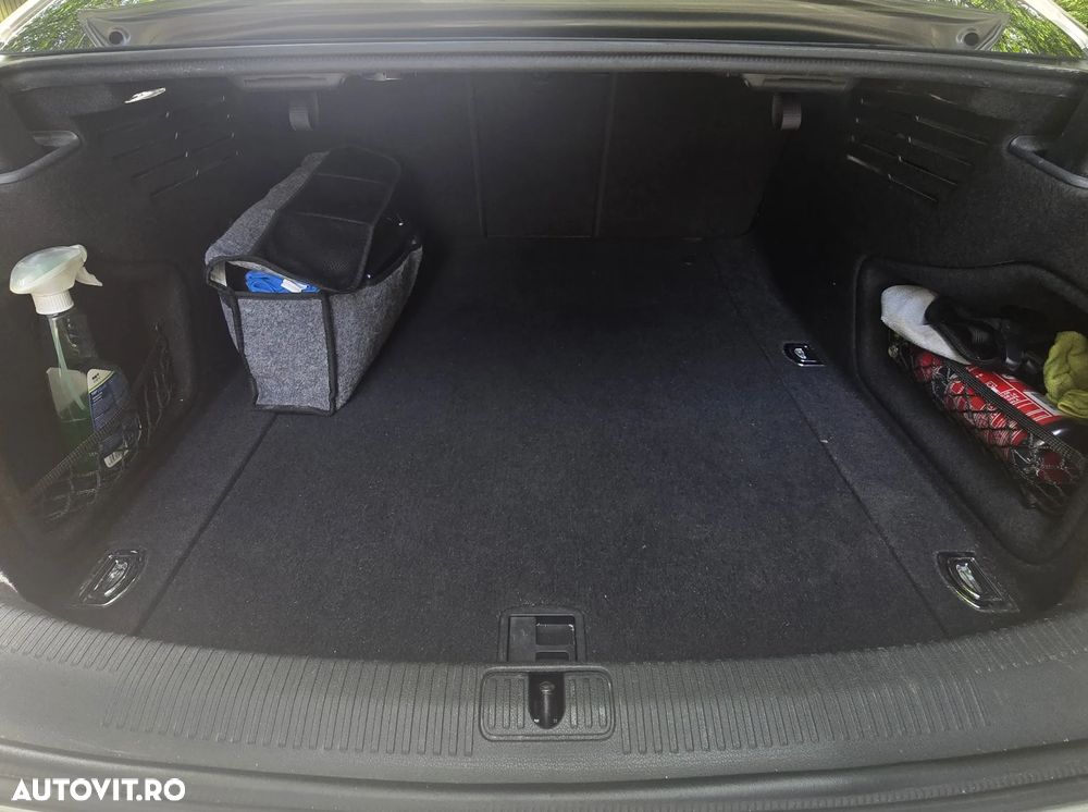 Audi A4 2.0 TDI quattro S tronic Sport - 5