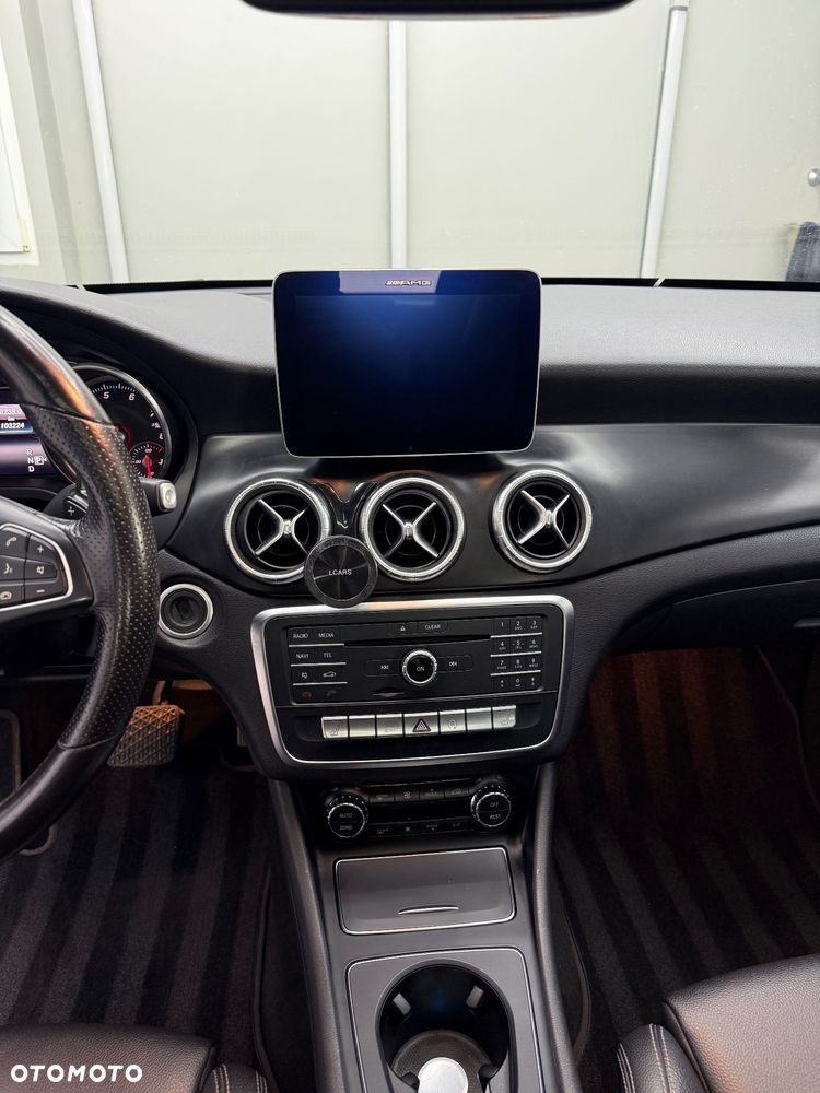 Mercedes-Benz CLA 250 4-Matic AMG Line - 14