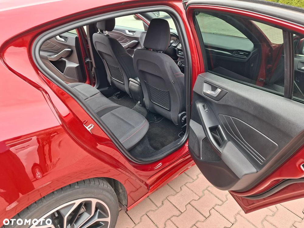 Ford Focus 1.5 EcoBoost Titanium ASS - 12