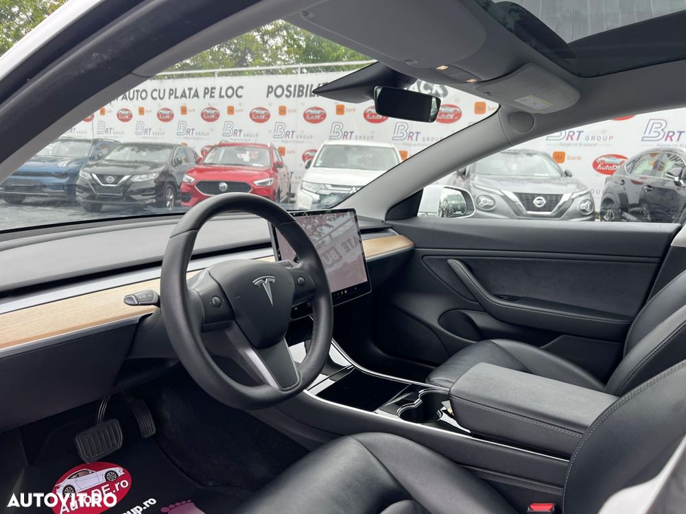 Tesla Model 3 - 5