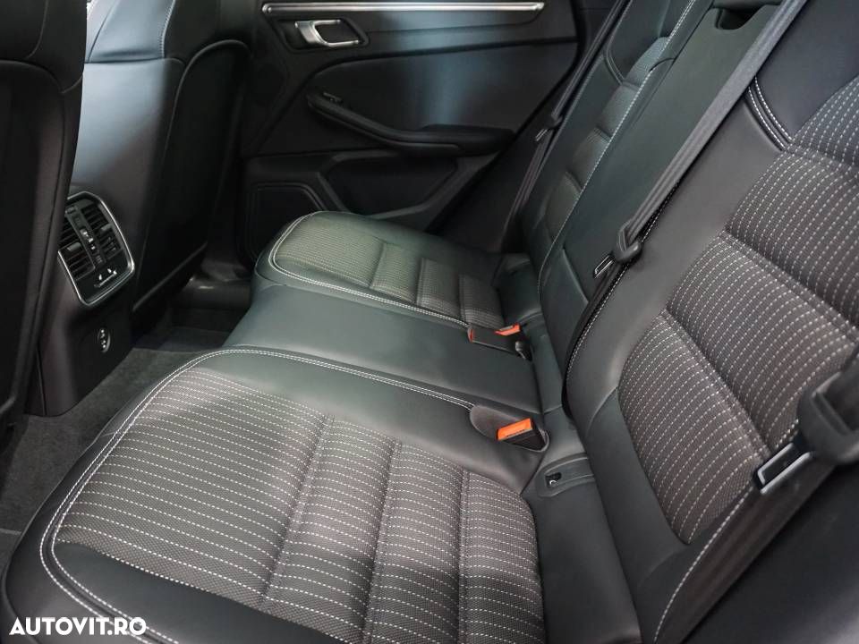 Porsche Macan T - 18