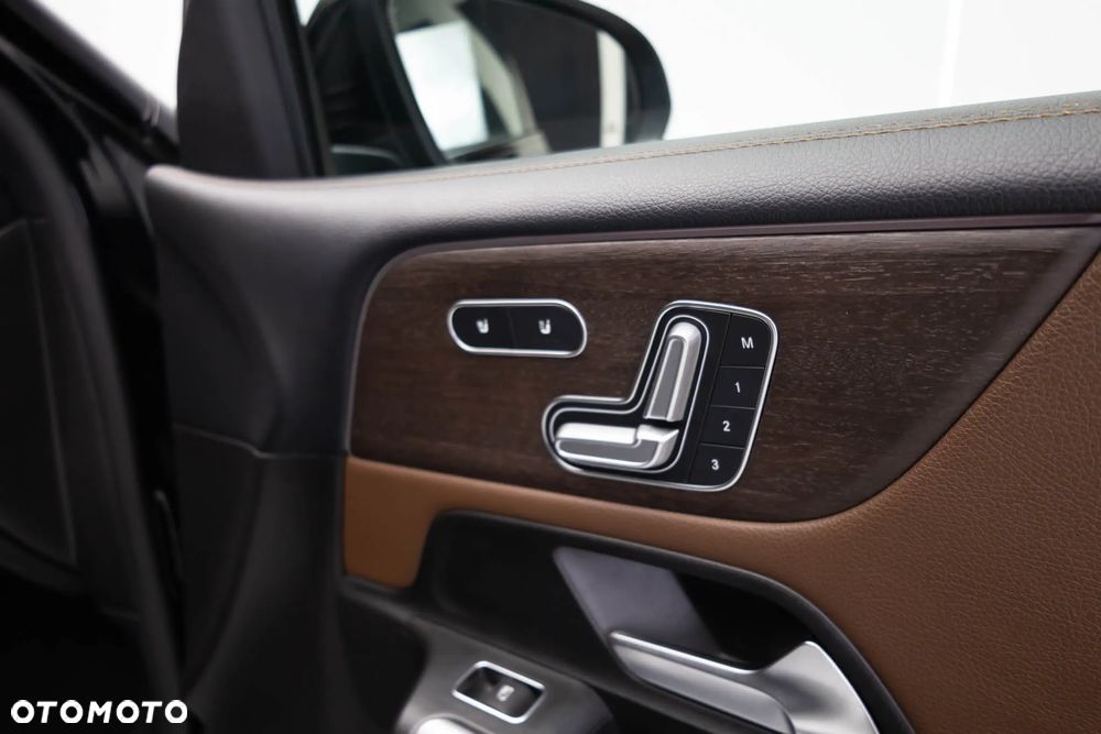 Mercedes-Benz GLB - 19