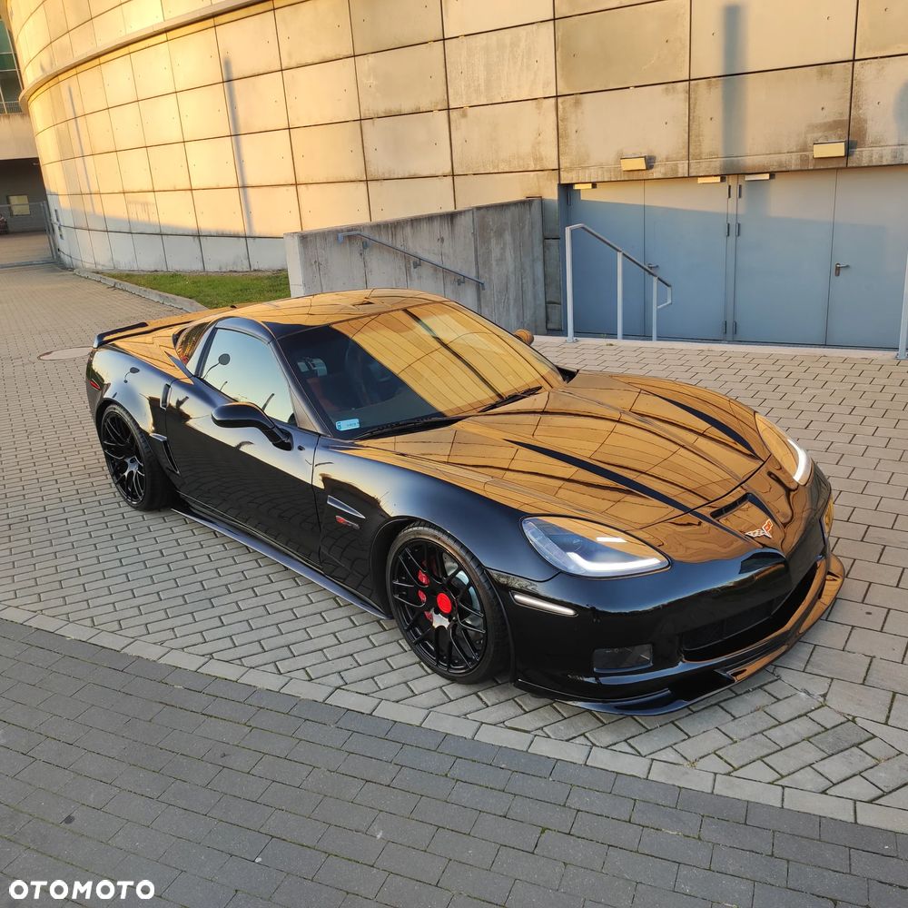 Chevrolet Corvette - 4