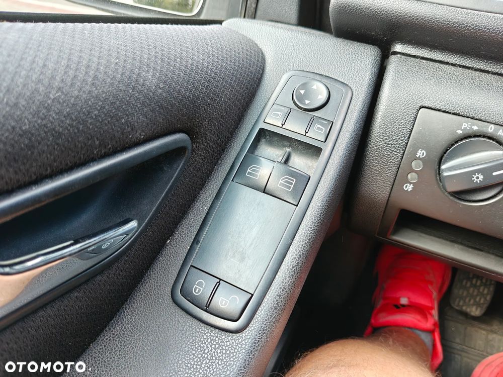 Mercedes-Benz Klasa A 160 CDI Elegance DPF - 20