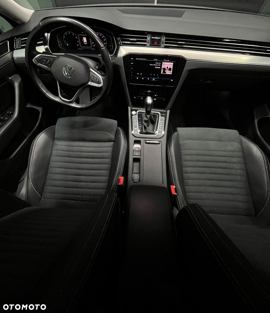 Volkswagen Passat - 11