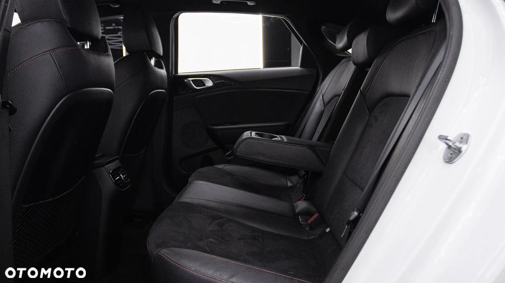 Kia ProCeed - 21