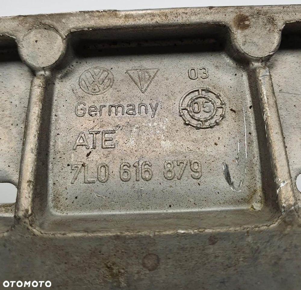 ŁAPA MOCOWANIE KOMPRESORA PORSCHE CAYENNE 7L0616879 - 3