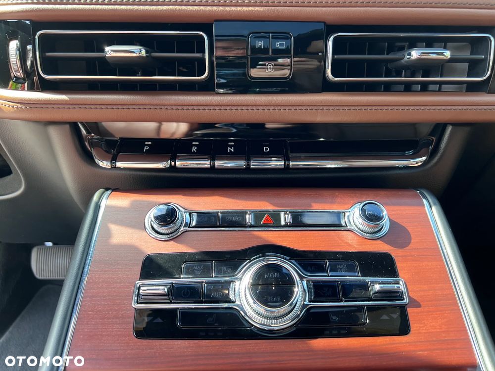 Lincoln Aviator - 26