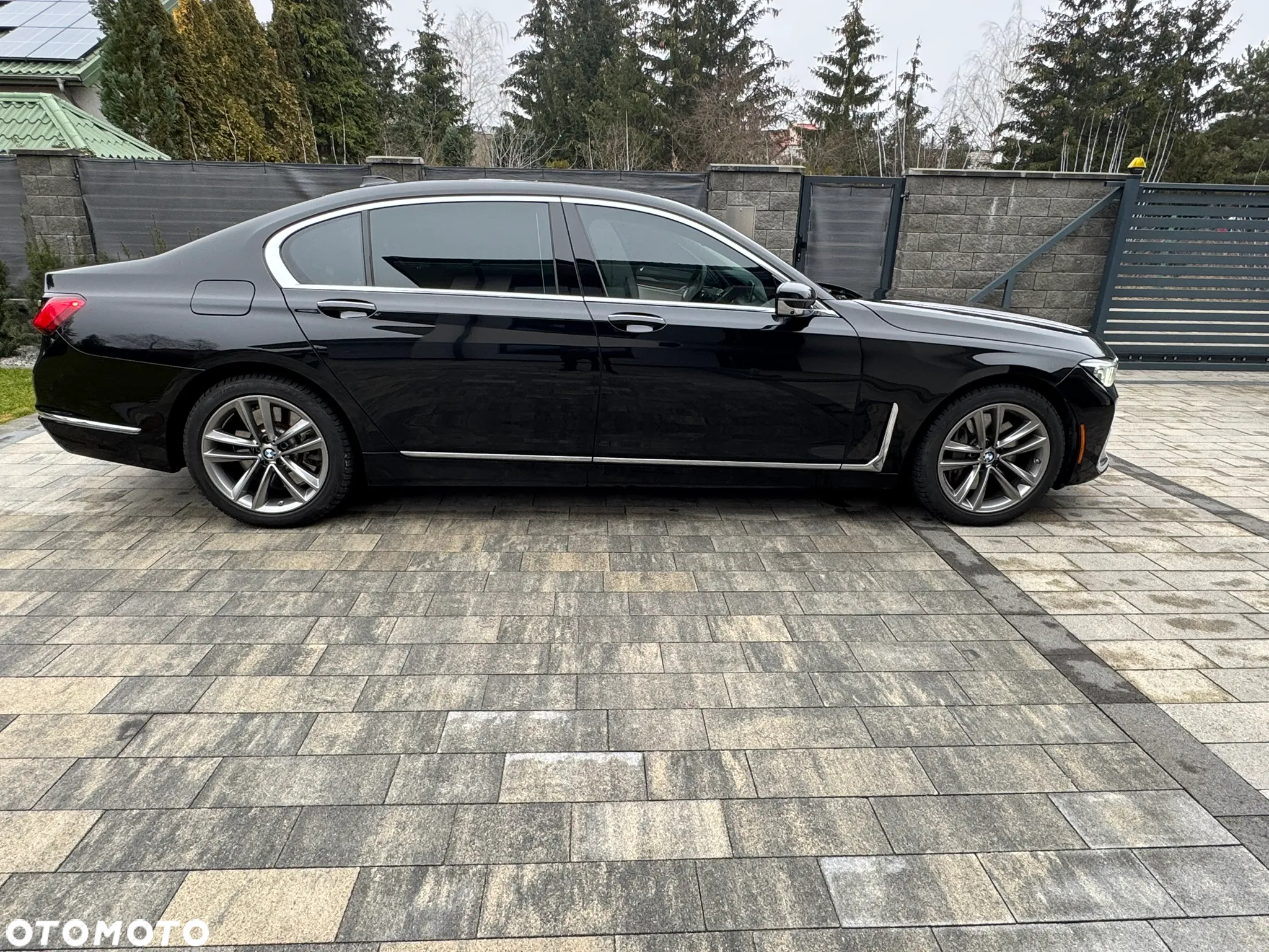 BMW Seria 7 750i xDrive - 2
