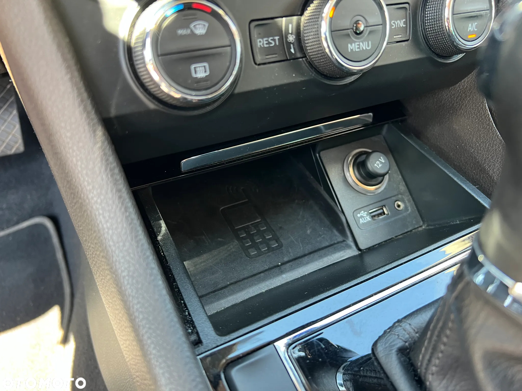 Skoda Superb Combi 2.0 TDI DSG L&K - 26