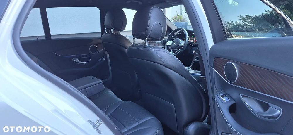 Mercedes-Benz Klasa C 300 9G-TRONIC - 17