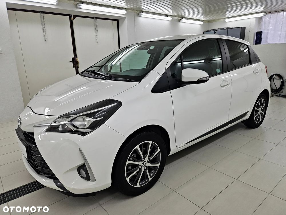 Toyota Yaris 1.5 Premium - 11