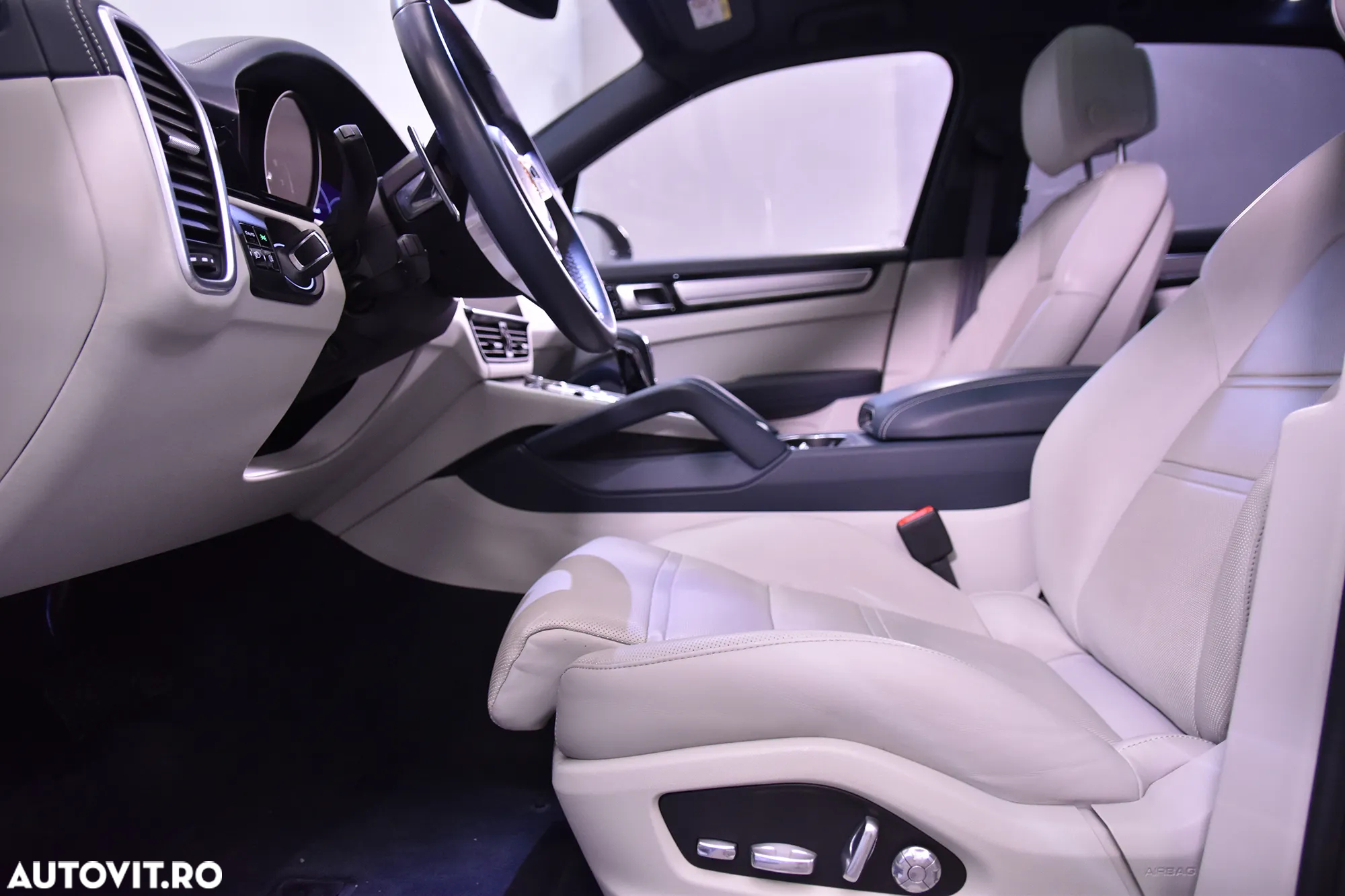 Porsche Cayenne E-Hybrid Tiptronic S - 26