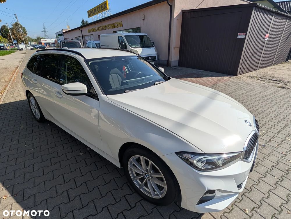 BMW Seria 3 318i Sport Line - 13