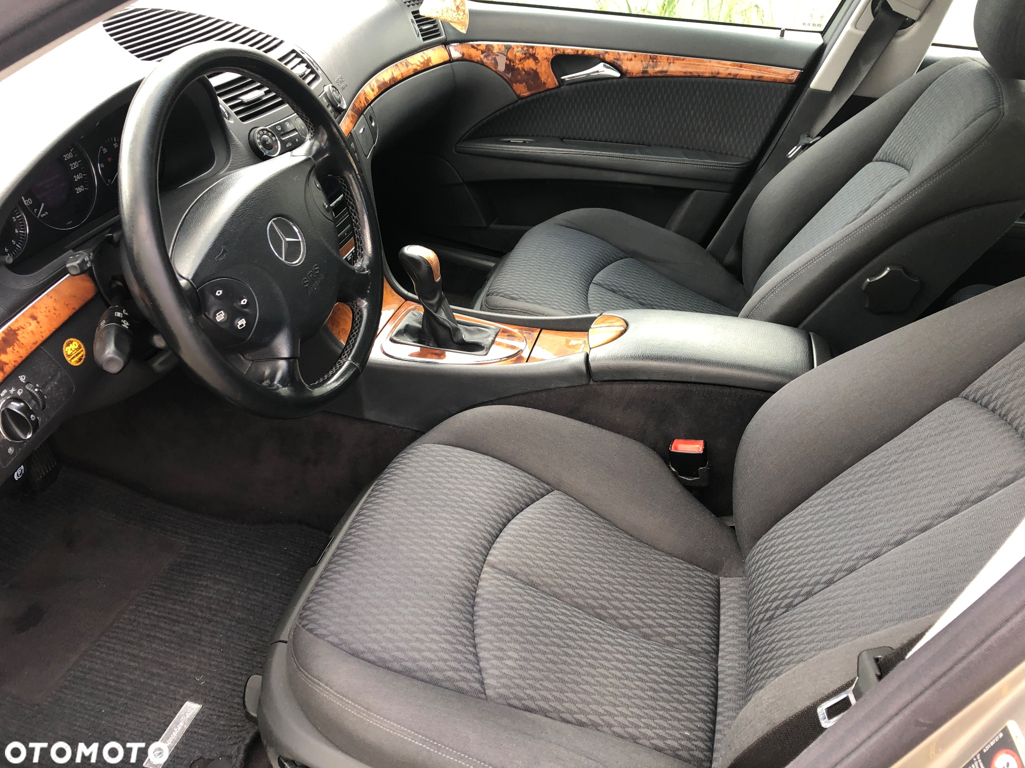 Mercedes-Benz Klasa E 220 CDI T Elegance - 23
