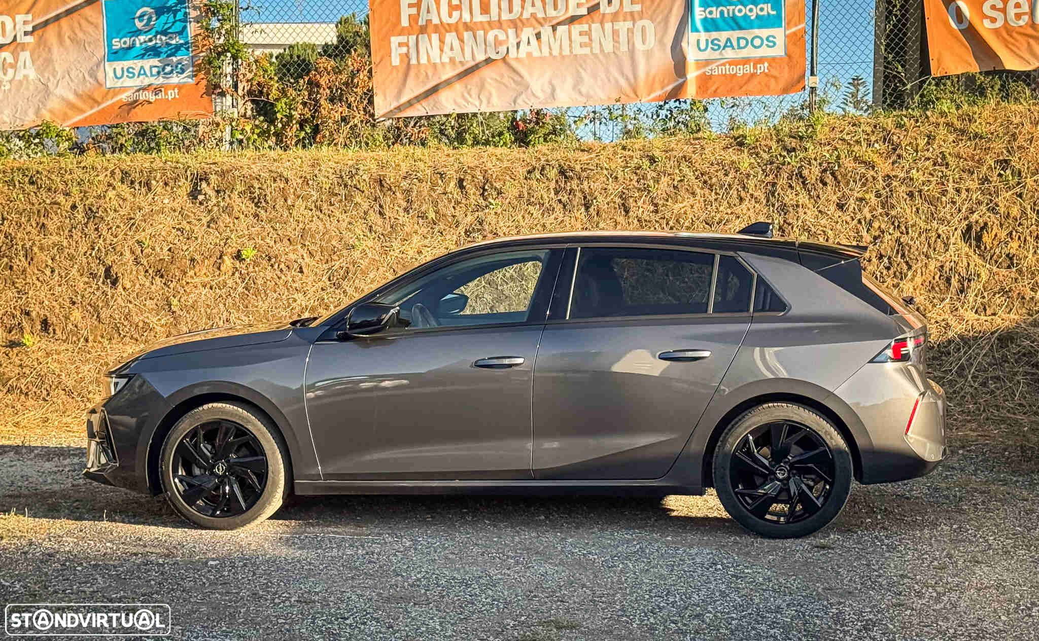 Opel Astra 1.2 T GS - 4
