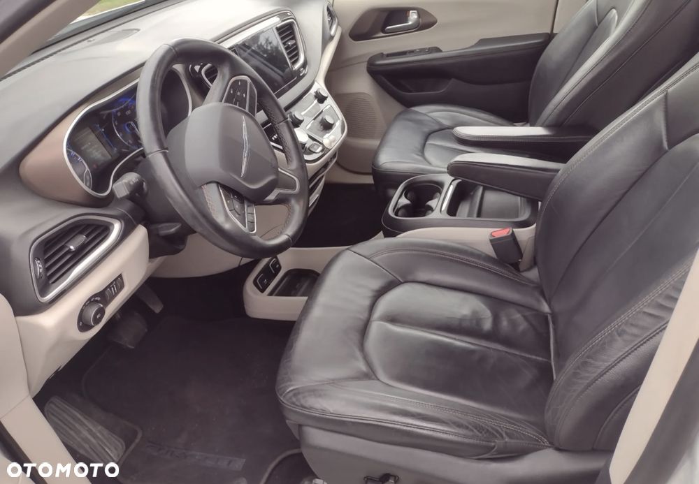 Chrysler Pacifica - 14