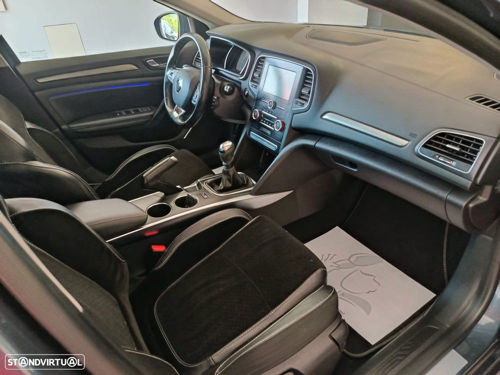 Renault Mégane Sport Tourer 1.2 TCE Intens - 33