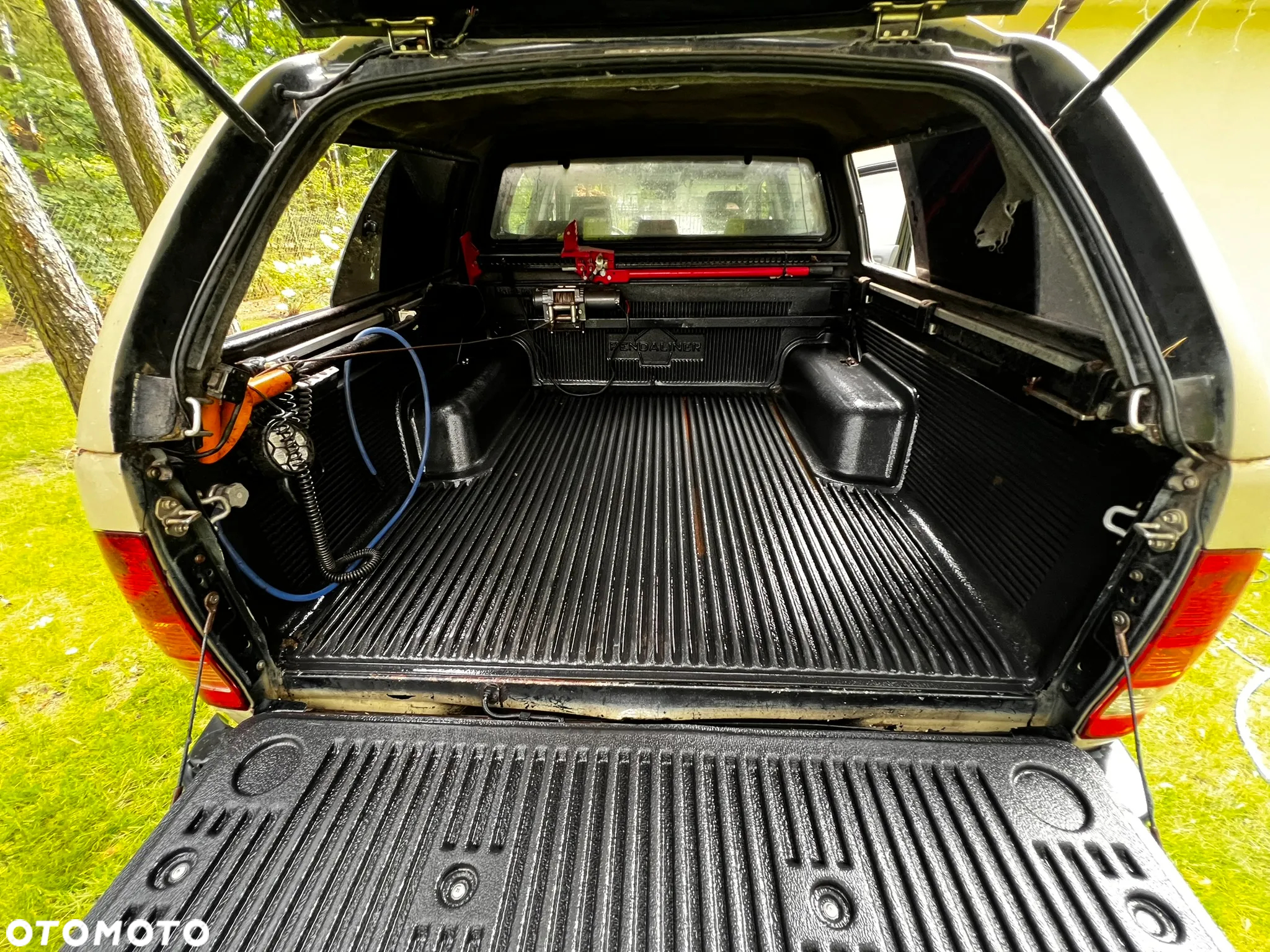 Toyota Hilux - 10