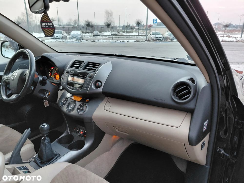 Toyota RAV4 2.2 D-4D 4x4 Sol - 24