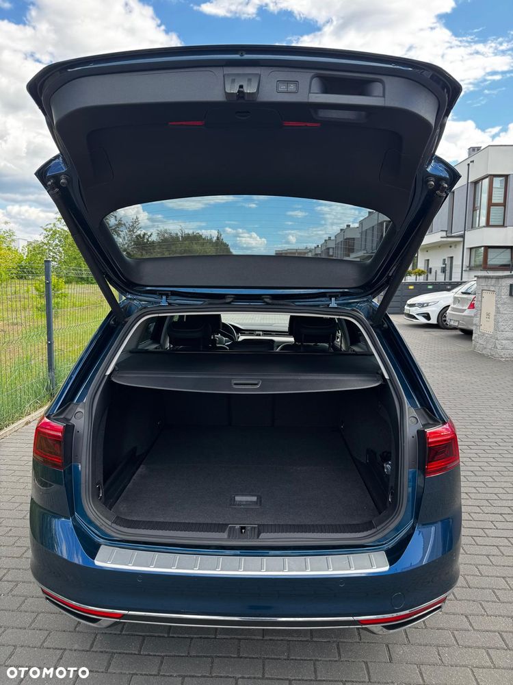 Volkswagen Passat 2.0 TDI Elegance DSG - 9