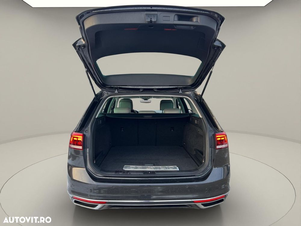 Volkswagen Passat 2.0 TDI SCR DSG Elegance - 40