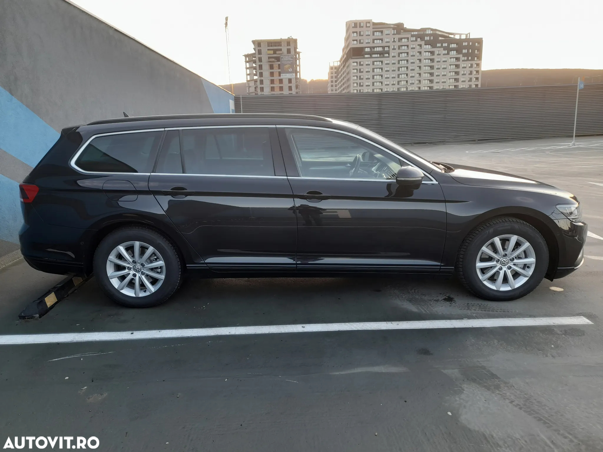 Volkswagen Passat Variant 2.0 TDI DSG Highline - 18