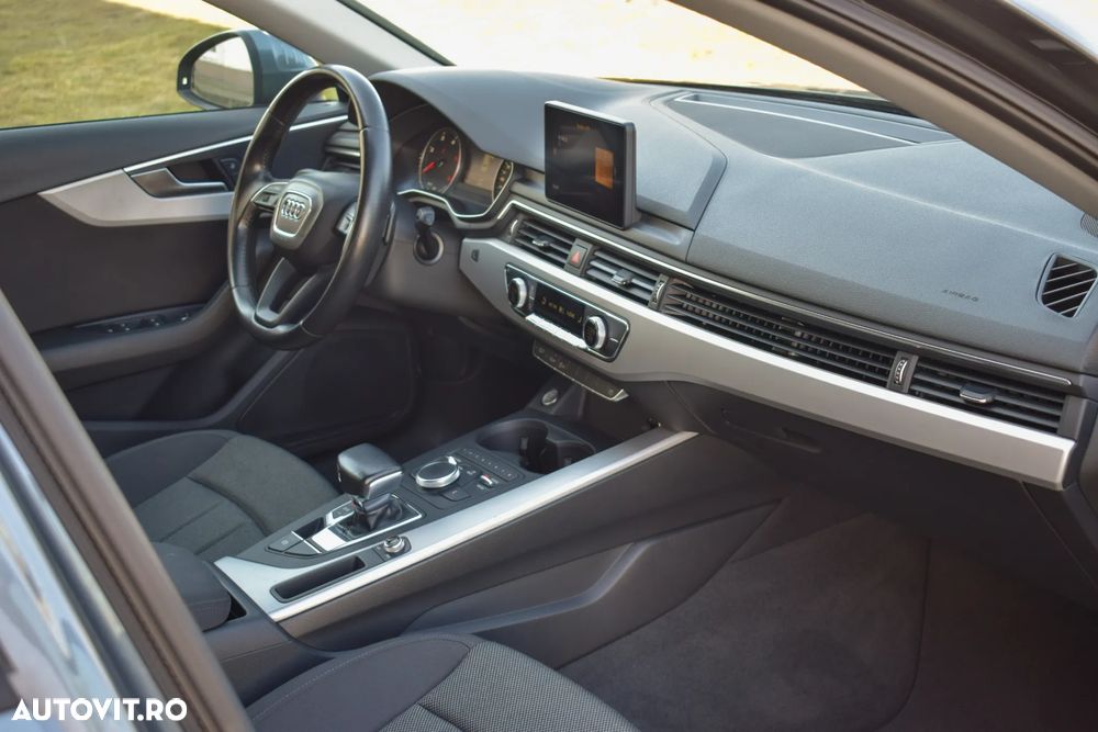 Audi A4 2.0 TDI ultra S tronic Design - 23