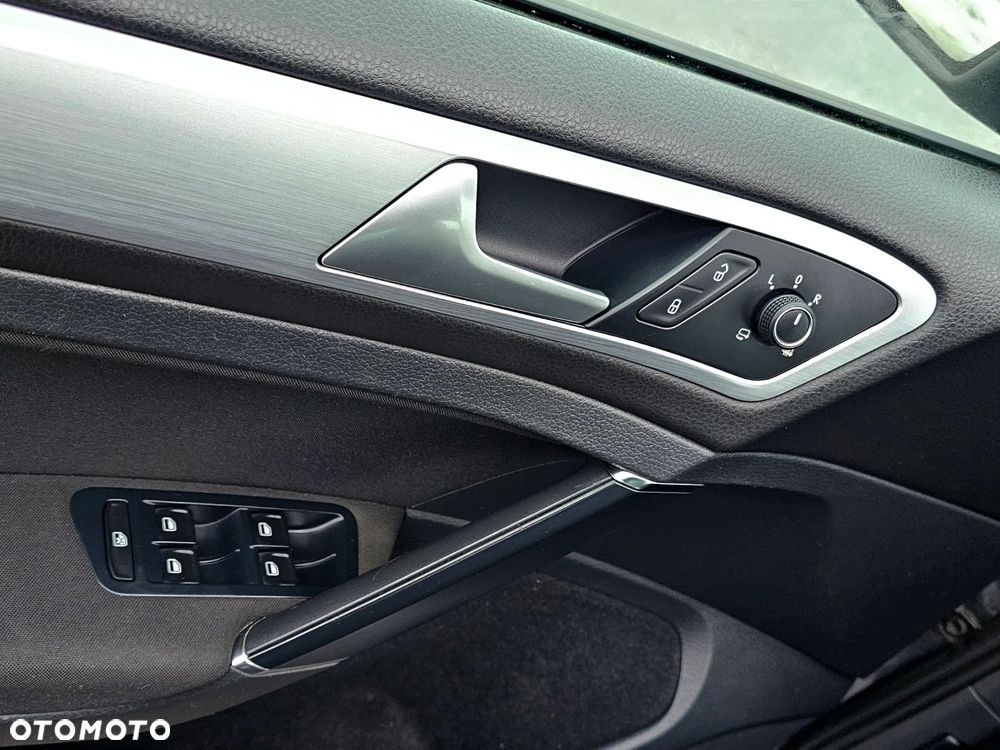 Volkswagen Golf 1.6 TDI BlueMotion Technology Cup - 17