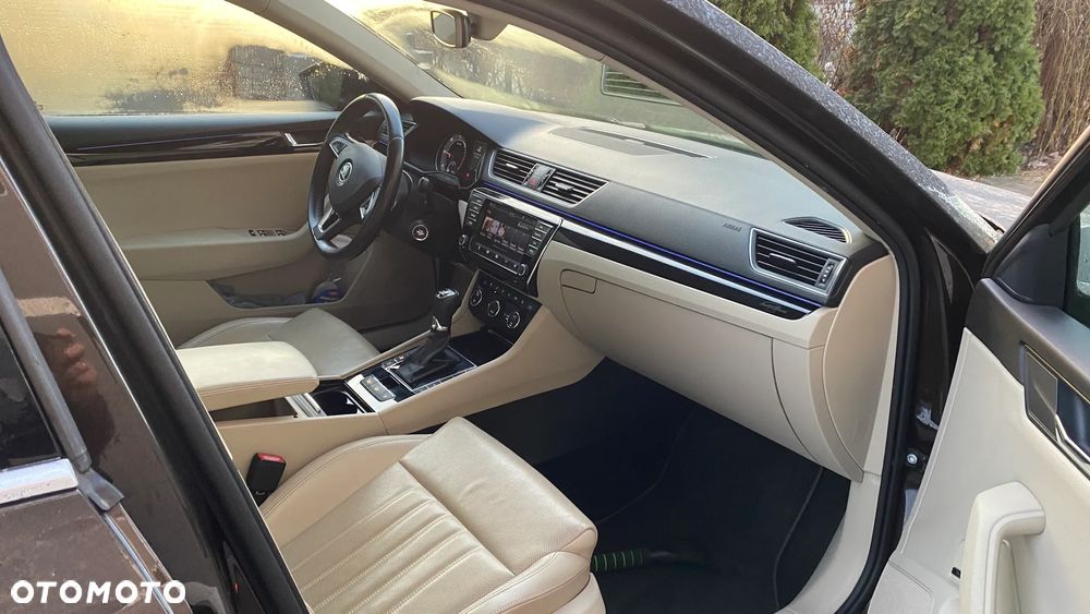 Skoda Superb 2.0 TDI 4x4 L&K DSG - 6