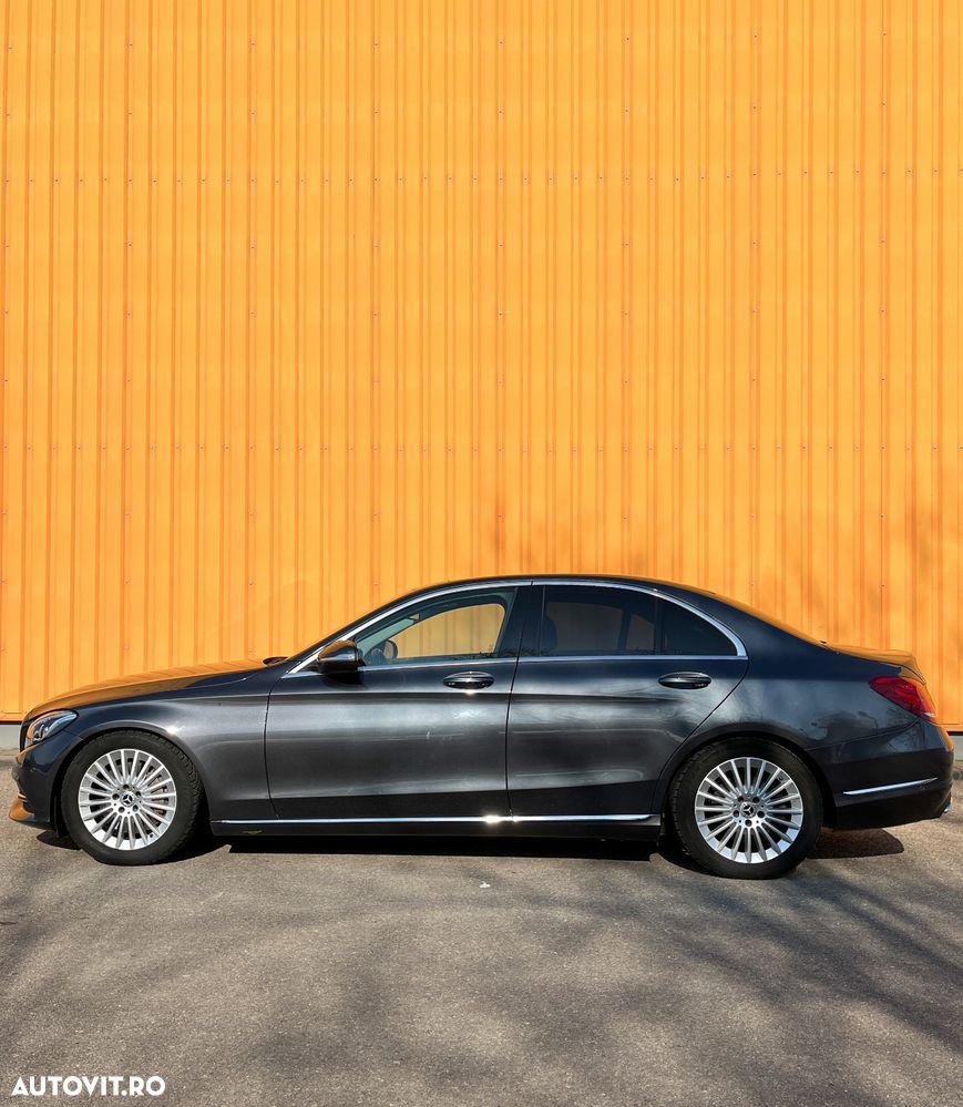 Mercedes-Benz C - 12