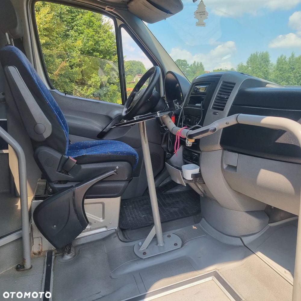Mercedes-Benz Sprinter - 10