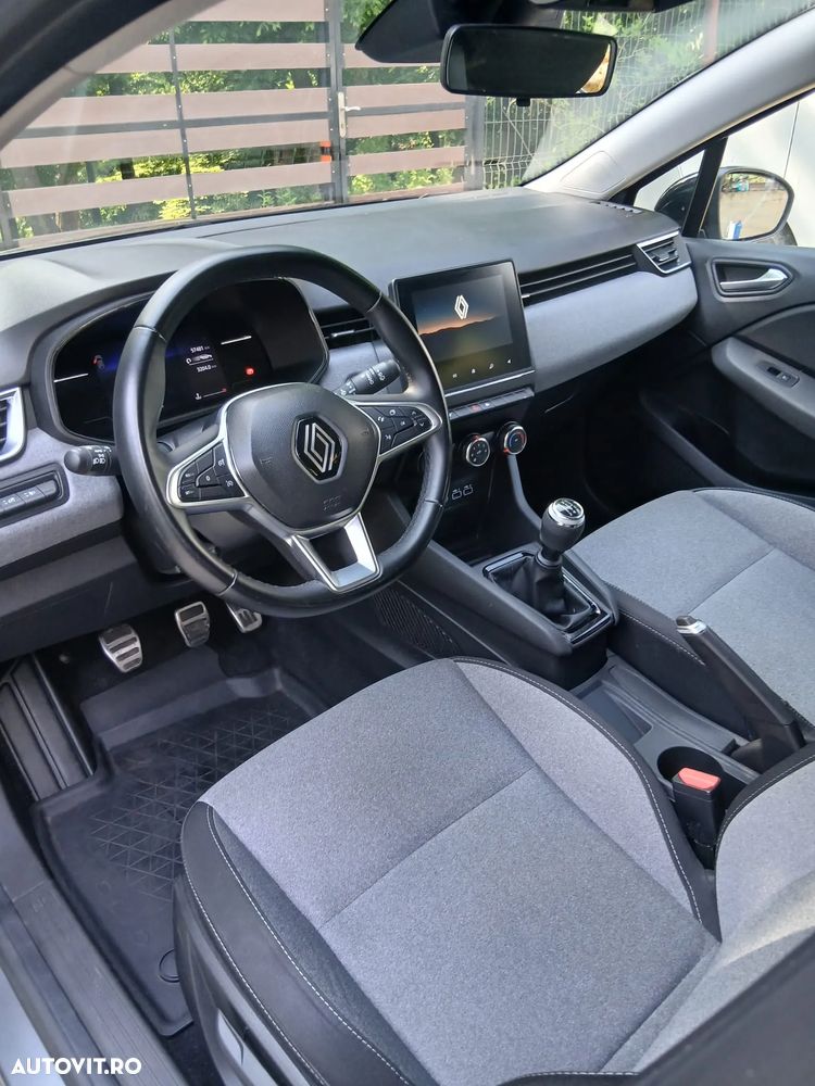 Renault Clio - 9