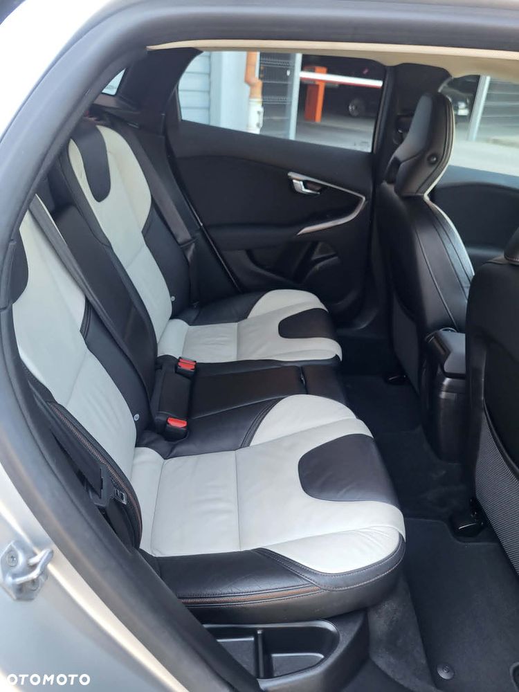 Volvo V40 Cross Country D2 Summum - 10