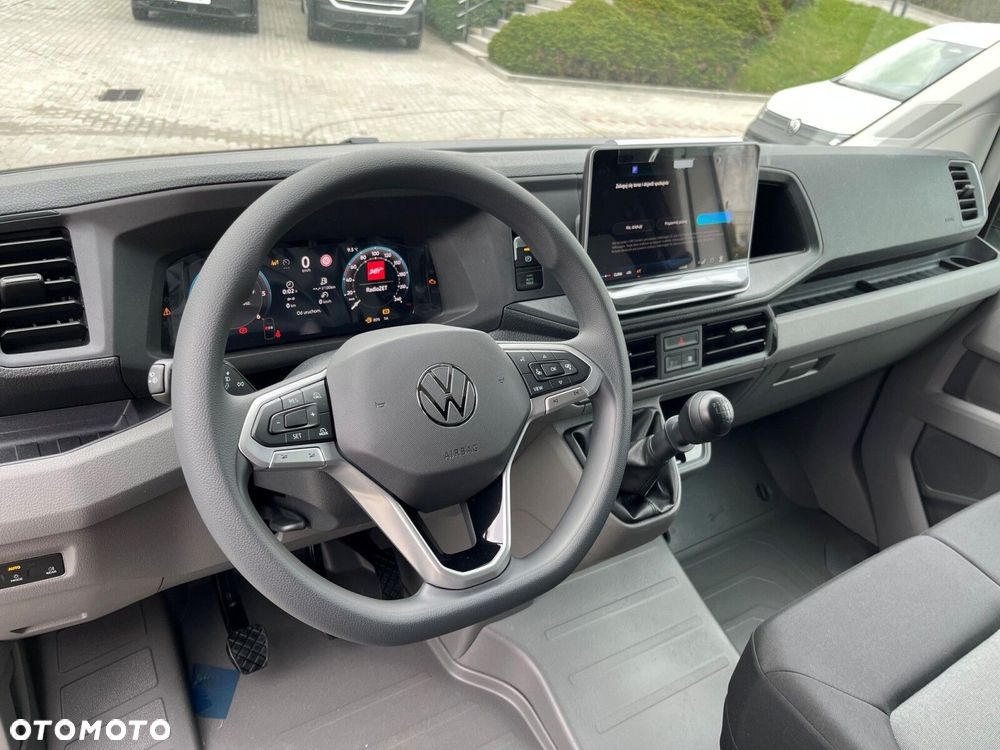 Volkswagen Crafter 35 Furgon z wysokim dachem silnik: 2,0 l EU6 SCR 140 KM / skrzynia biegów: Przedni napęd manualna 6-biegowa rozstaw osi: 4490 mm - 11