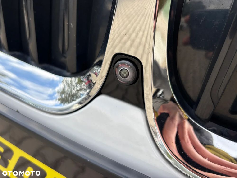BMW Seria 3 330i Luxury Line - 28