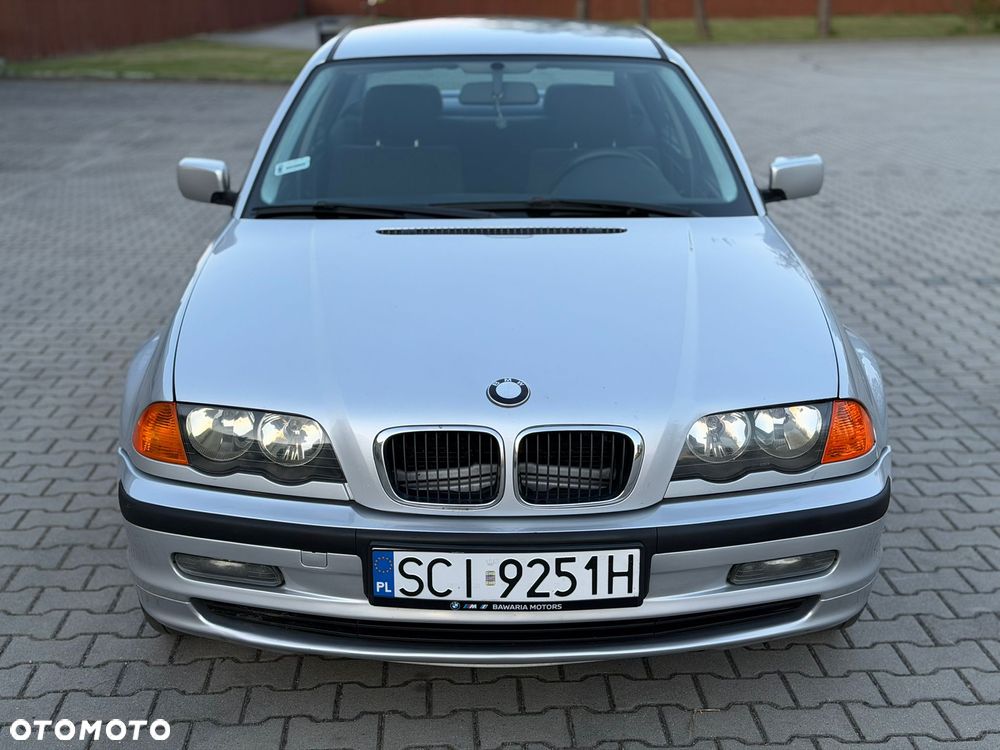 BMW Seria 3 318i - 8