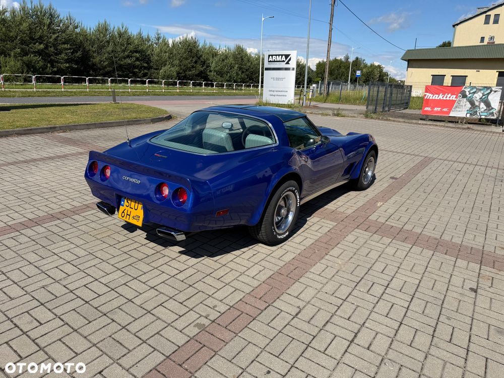 Chevrolet Corvette - 10