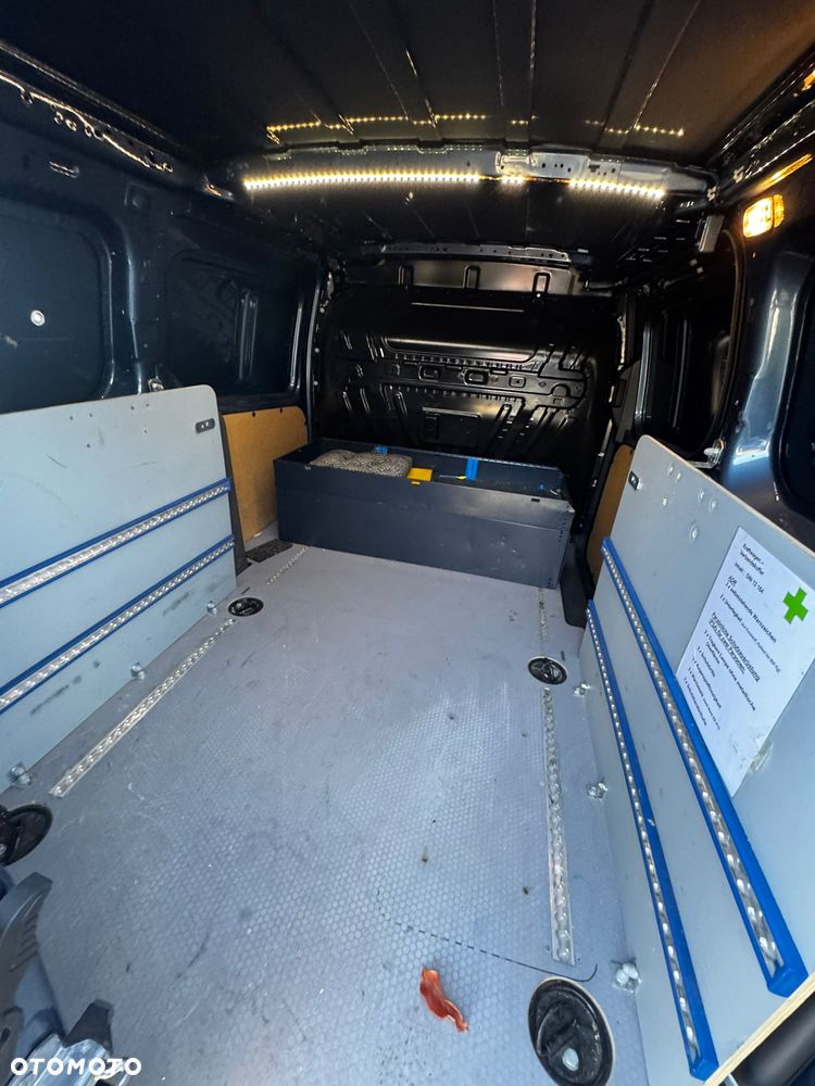 Ford Transit Connect - 18