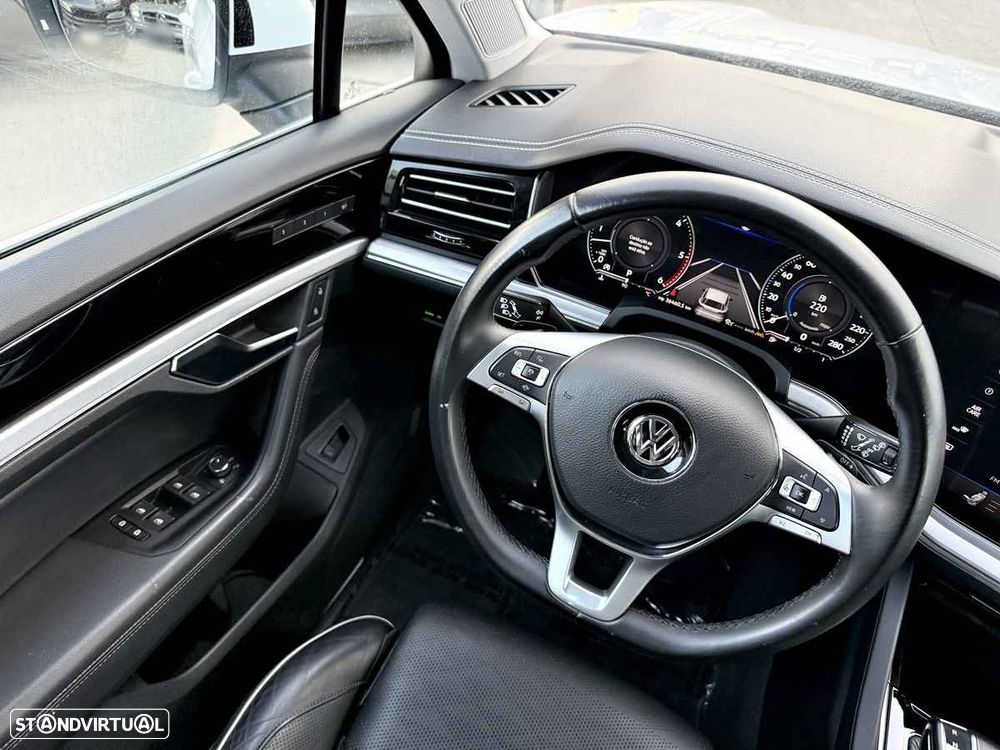 VW Touareg 3.0 TDI V6 Elegance Plus - 16