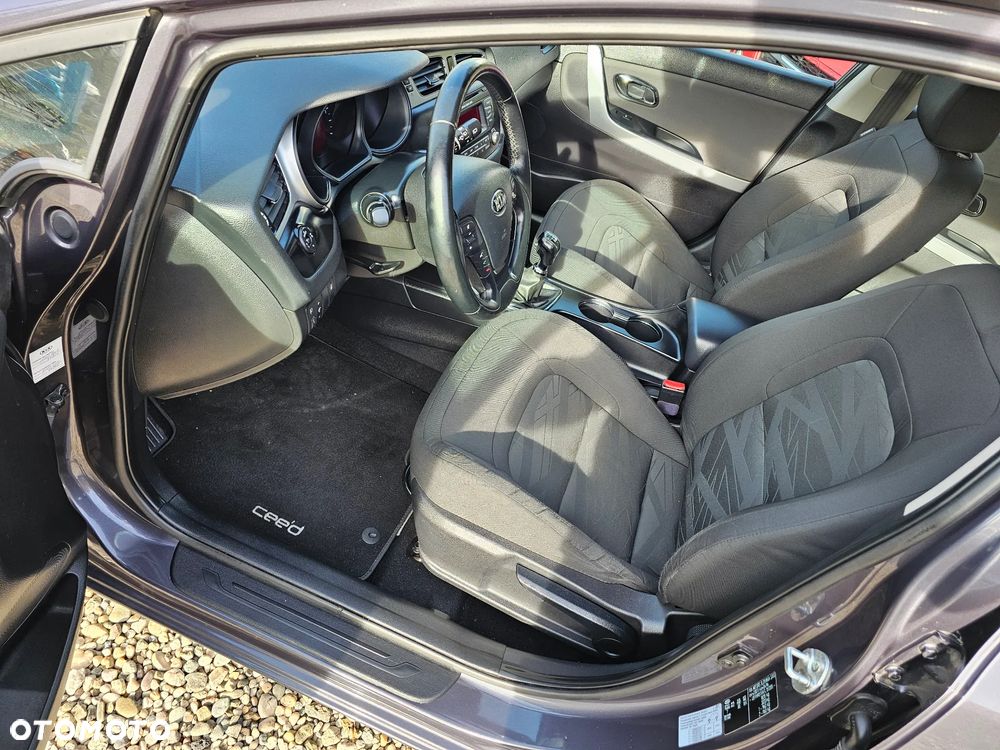 Kia Ceed 1.4 CVVT Dream Team Edition - 9