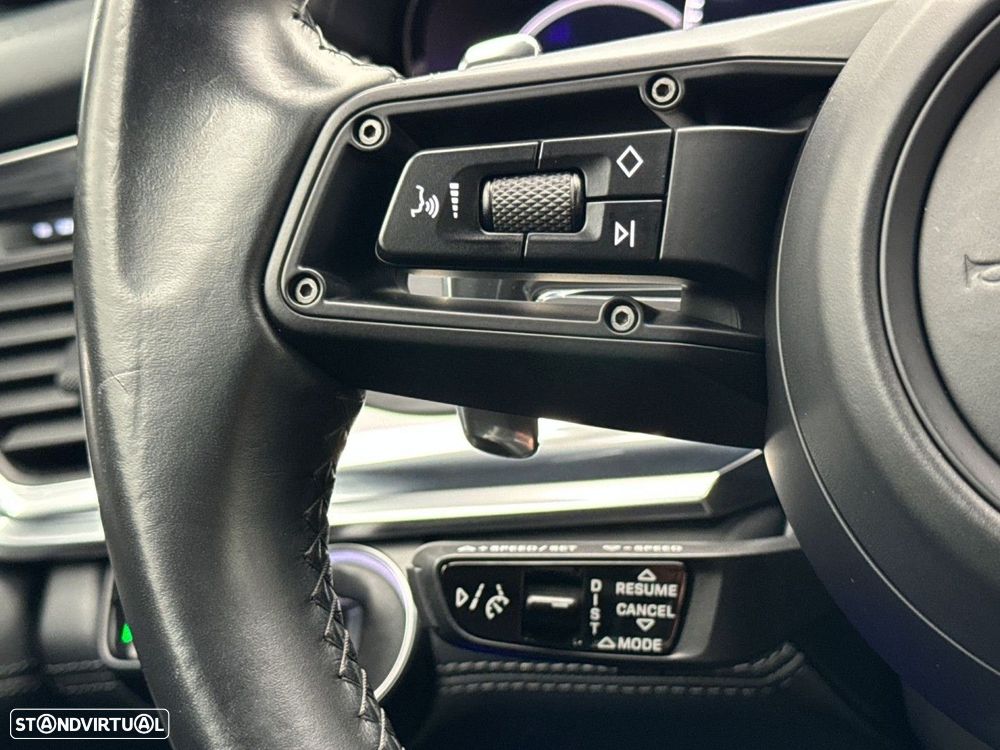 Porsche Panamera Sport Turismo 4 E-Hybrid - 25