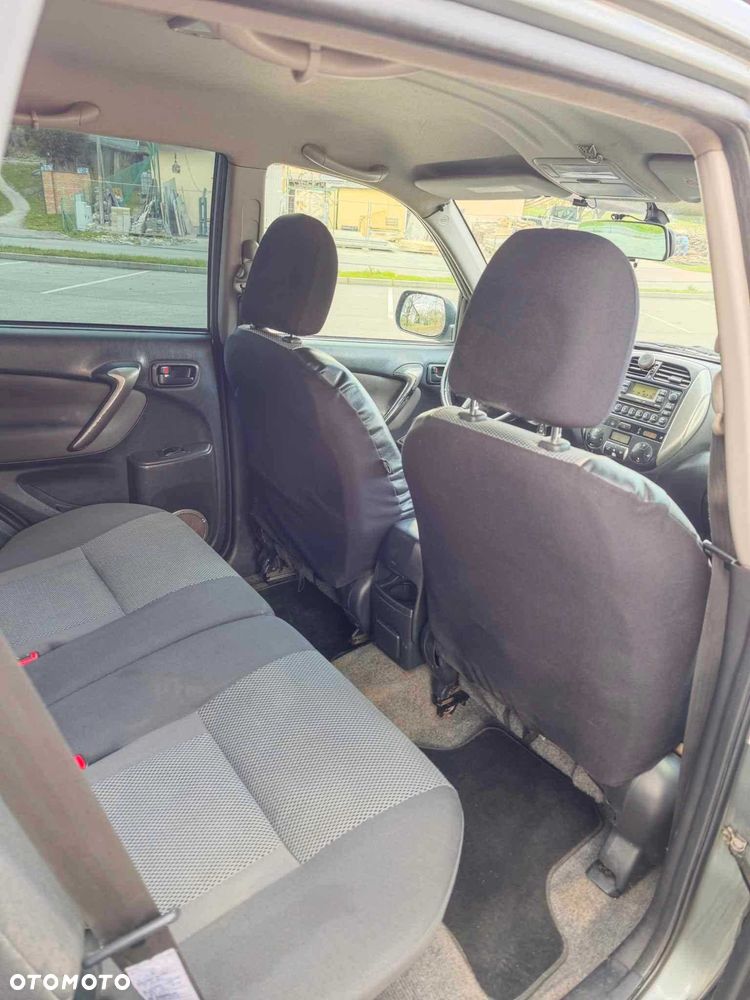 Toyota RAV4 - 7