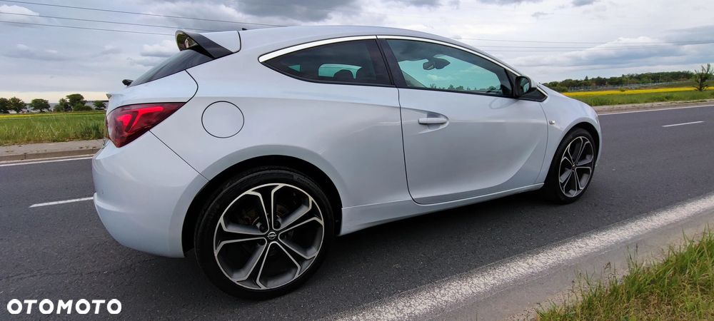Opel Astra 1.6 Turbo Edition - 6