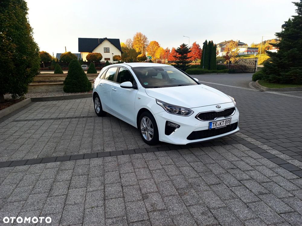 Kia Ceed - 11