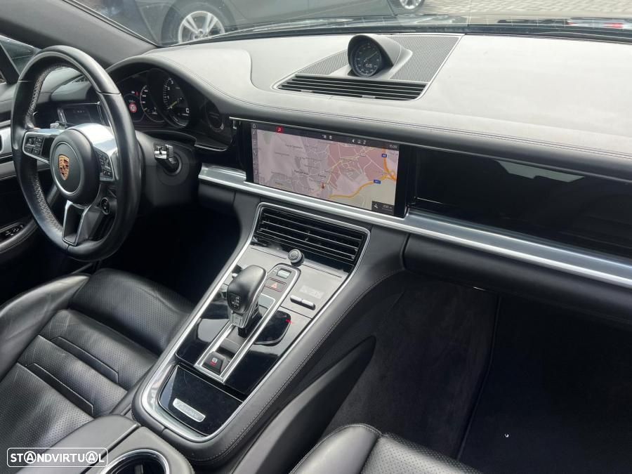 Porsche Panamera 4 E-Hybrid - 5