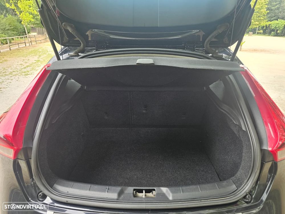 Volvo V40 Cross Country 1.6 D2 Kinetic Powershift - 13