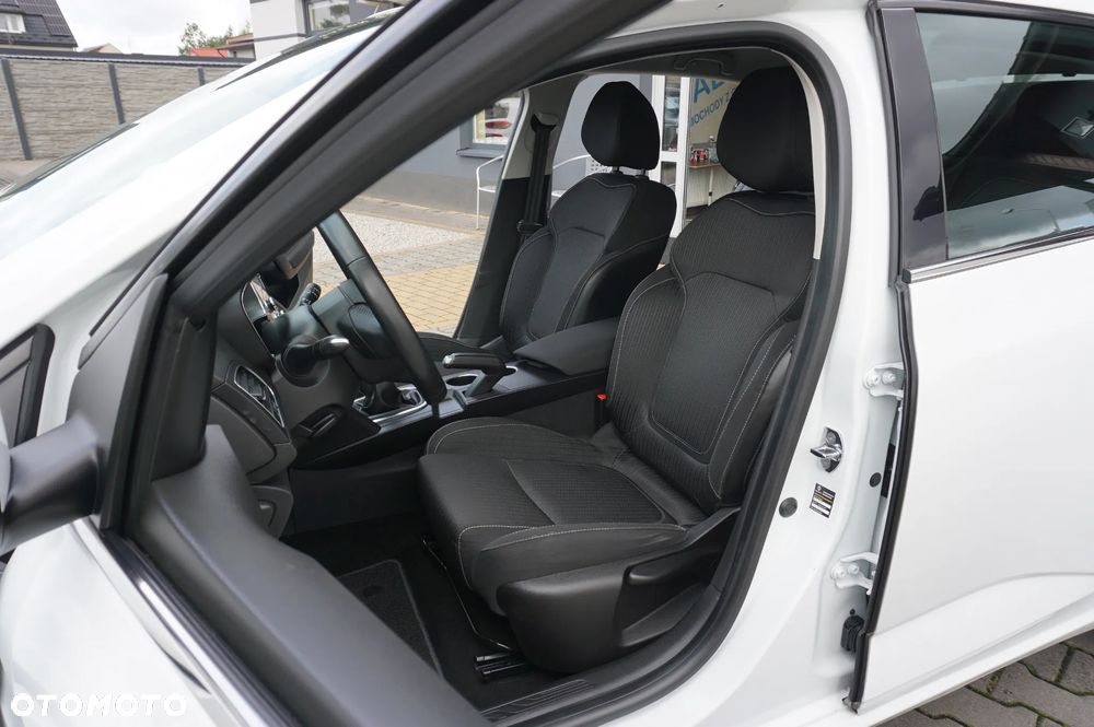 Renault Megane ENERGY TCe 100 LIMITED - 21
