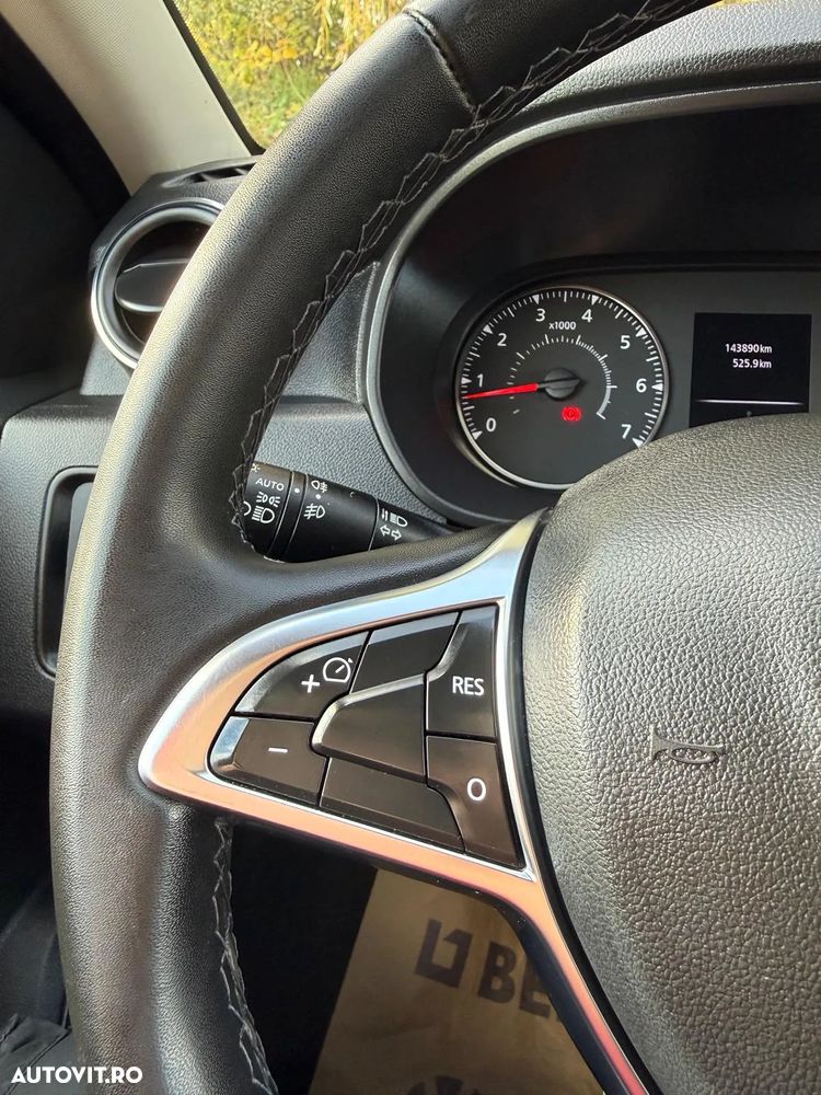 Dacia Duster 1.6 SCe 4WD Prestige jante 17" - 24