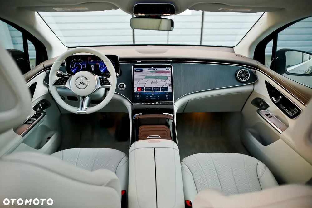 Mercedes-Benz EQE 350+ AMG Line Premium - 11